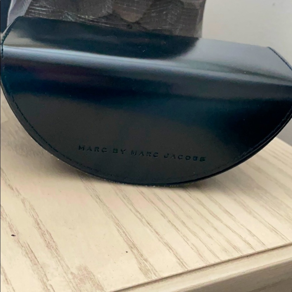 Marc Jacobs sunglass case